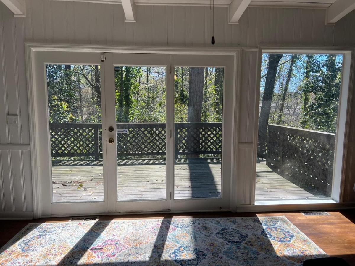 Holiday home Bright & Comfy 5 Star Location Large Deck Oasis