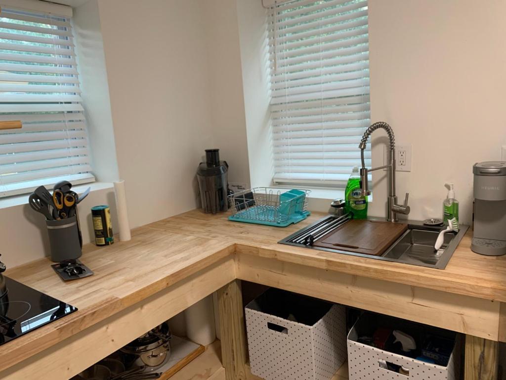 One Bedroom, Downtown Atl Private Apartment!