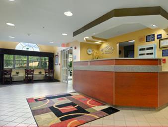 Microtel & By Wyndham Buckhead Area 2*