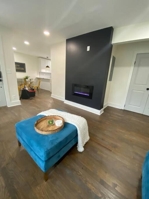 Apartment 3 Bed 2 Bath Beltline Gem With Free Parking *