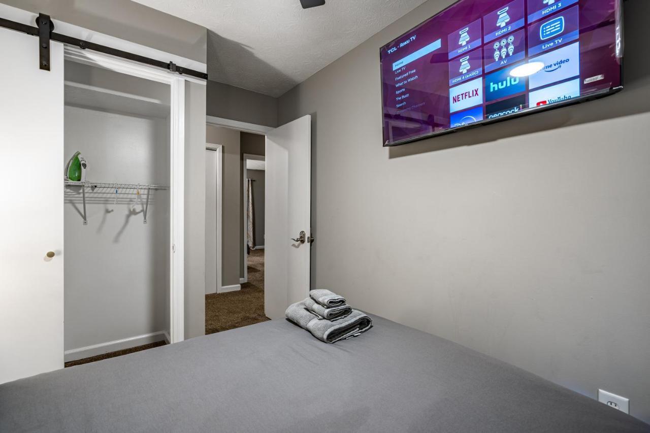 Vibrant & Peaceful In With Pool Table By Deity Apartment *