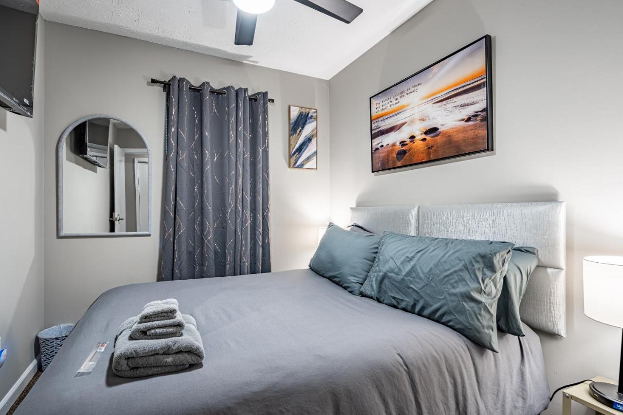 Vibrant & Peaceful In With Pool Table By Deity Apartment *