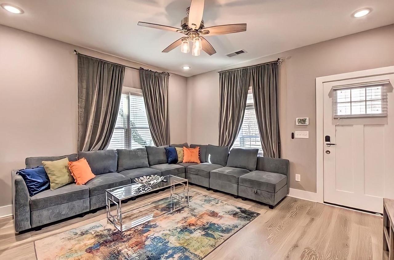 Cozy 4 Bedroom Located Right In Downtown Atlanta. *