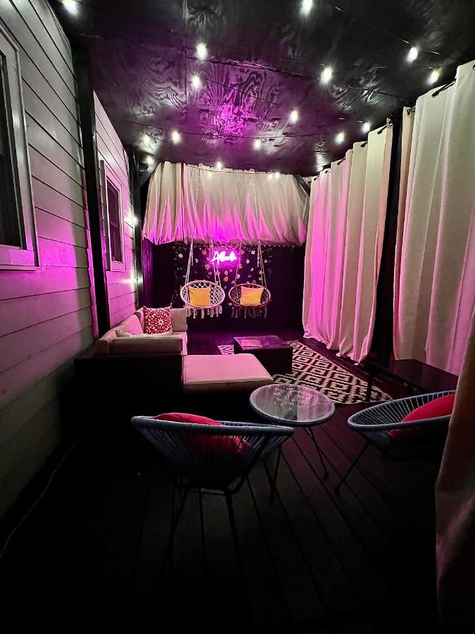 Cozy 4 Bedroom Located Right In Downtown Atlanta.