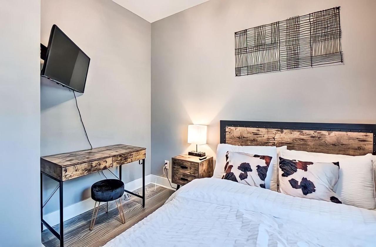 Cozy 4 Bedroom Located Right In Downtown Atlanta.