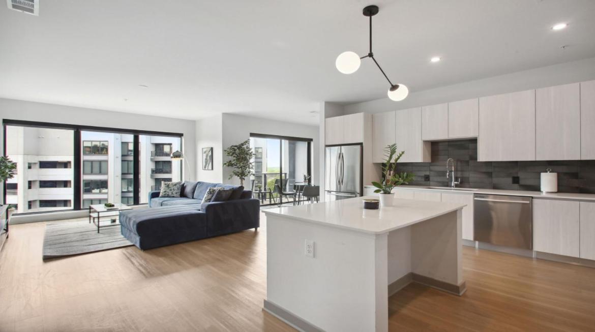 Apartment Luxury West Midtown 2 Bdrm