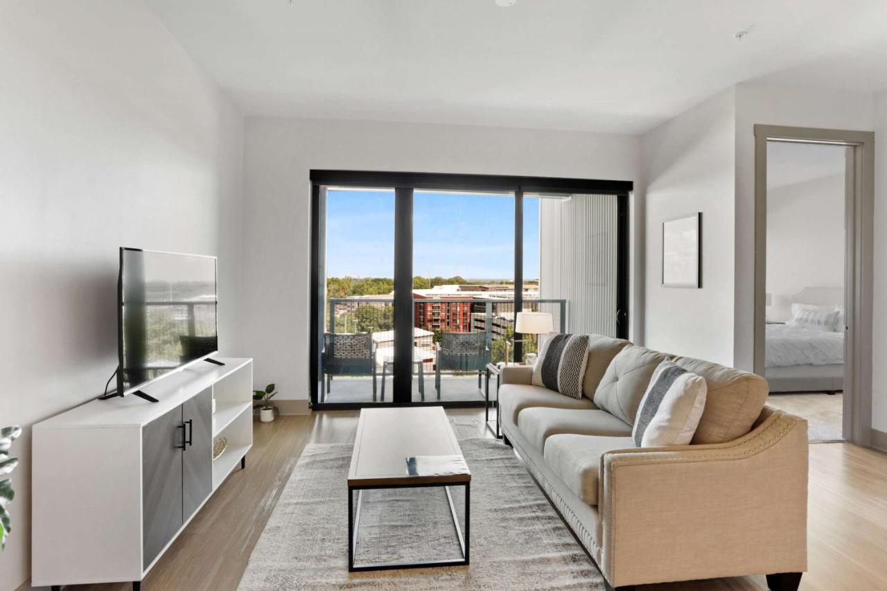 Luxury In West Midtown