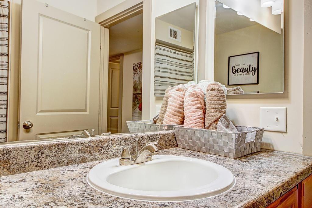Apartment Downtown Atlanta's Hidden Gem! *