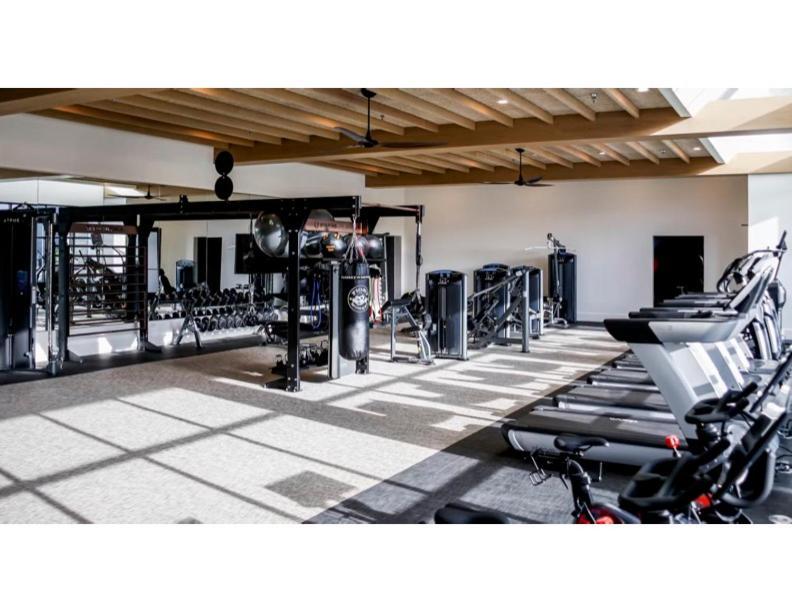 5 Lux At Interlock Area Apartment