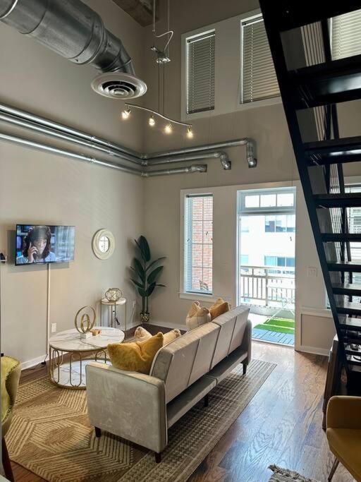 Rare Atl Luxurious Loft W Patio View Atlanta