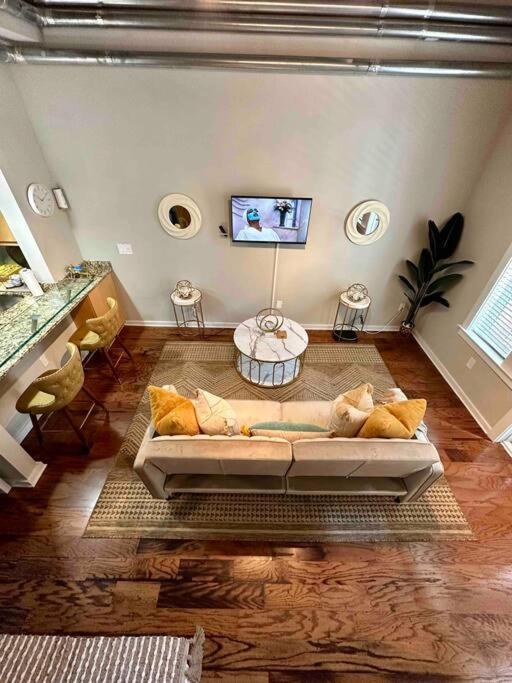 Rare Atl Luxurious Loft W Patio View *