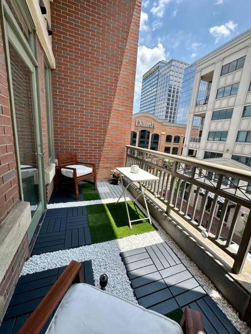 Apartment Rare Atl Luxurious Loft W Patio View *