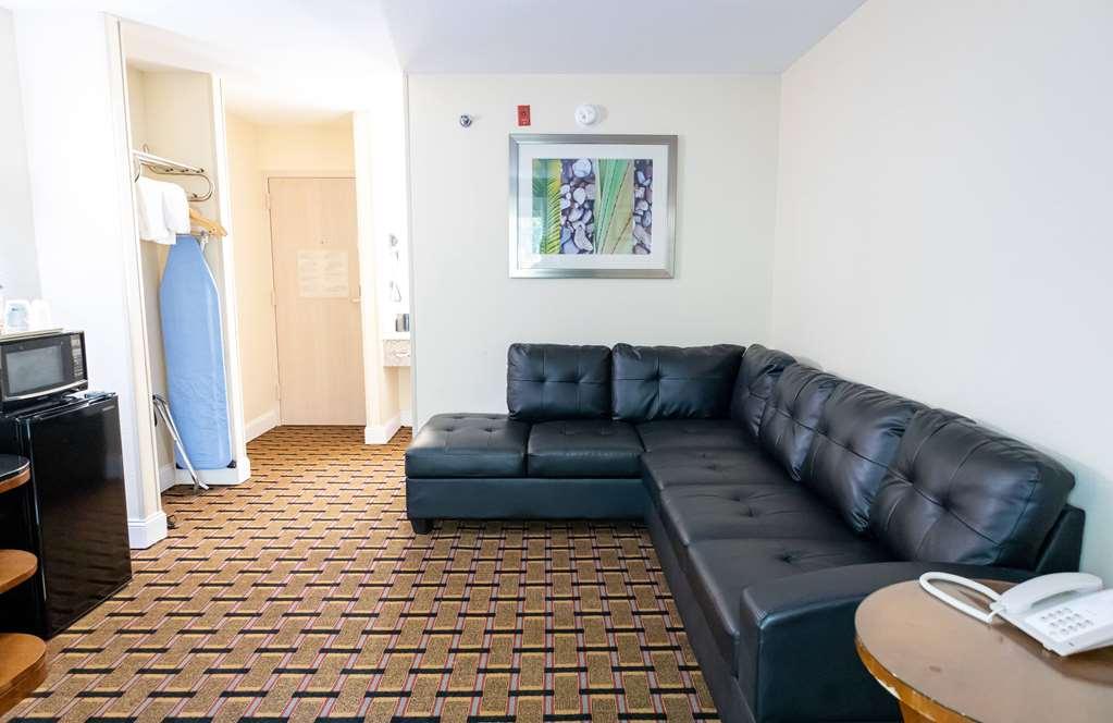 Hotel Baymont By Wyndham College Park Atlanta Airport South