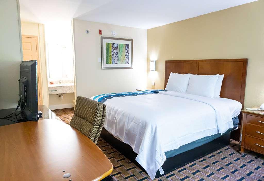 Baymont By Wyndham College Park Atlanta Airport South Hotel