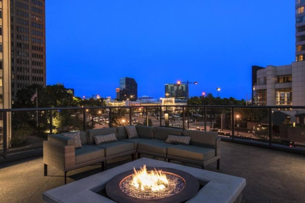 The Luxe -highrise, Balcony, Year-round Pool, View! Atlanta