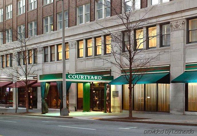 Courtyard By Marriott Downtown Hotel