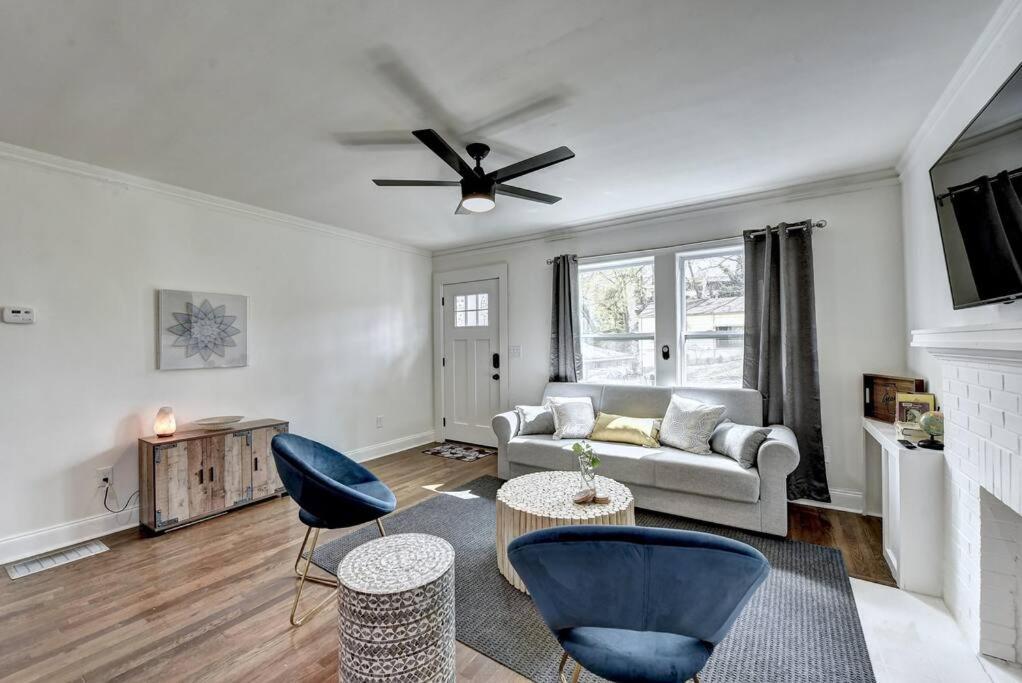 Holiday home New In Midtown- Sleeps 11 For Rent In *