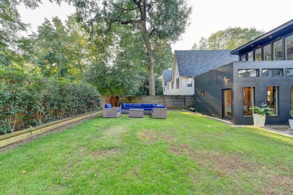 Modern In Heart Of The City- Sleeps 12 Holiday home Atlanta