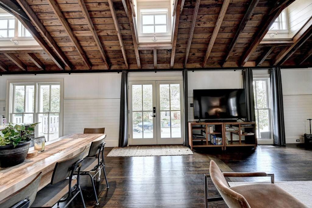 Modern In Heart Of The City- Sleeps 12 Atlanta