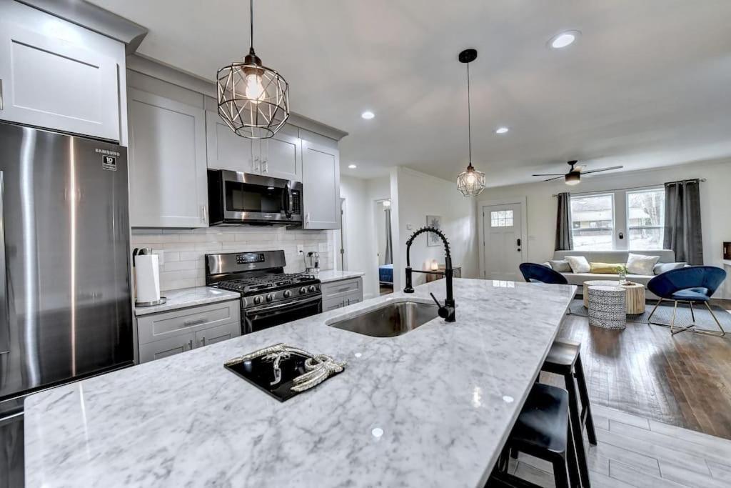 New In Midtown- Sleeps 11 For Rent In Atlanta