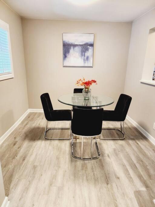 City Living W/ Free Parking. 9 Miles From Truist! Apartment Atlanta