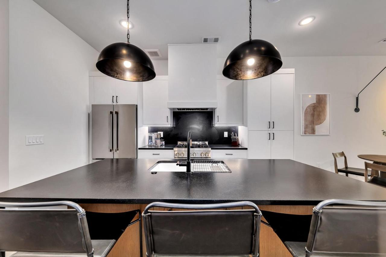 Loft Style Spacious Lux 102, Sleeps 6 Apartment
