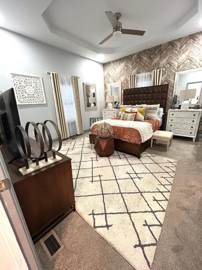 Holiday home Stylish, Fully Furnished In Dwtn