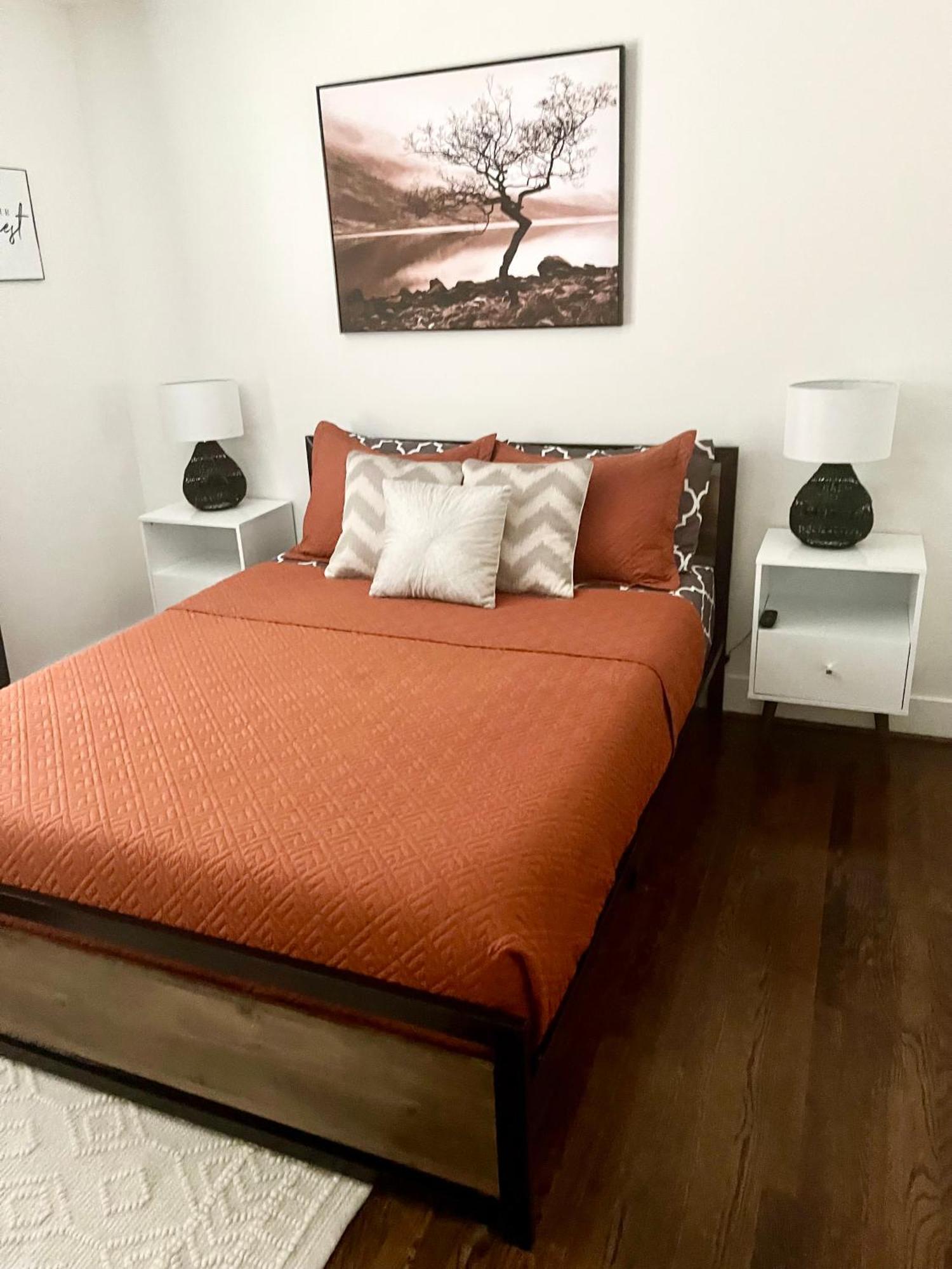Grove Park- 'newly Renovated' Home- Just Mins From Midtown/downtown Atlanta.