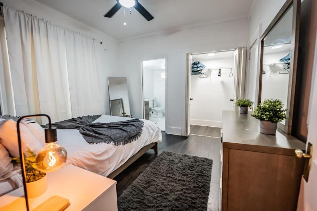 Humble 3 Miles Dt Holiday home Atlanta