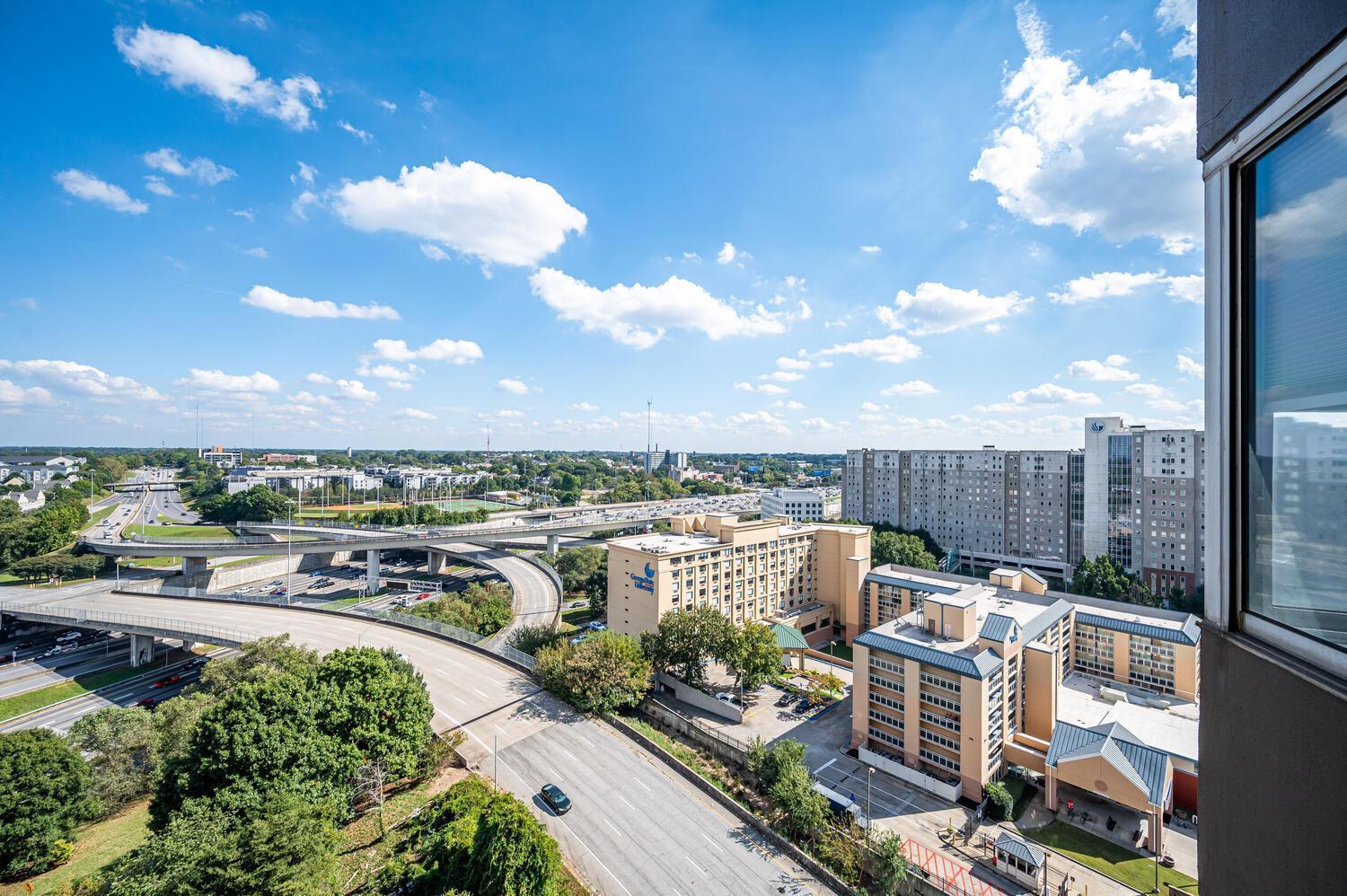 Downtown! View Location Onsite Parking Lm1207 Holiday home
