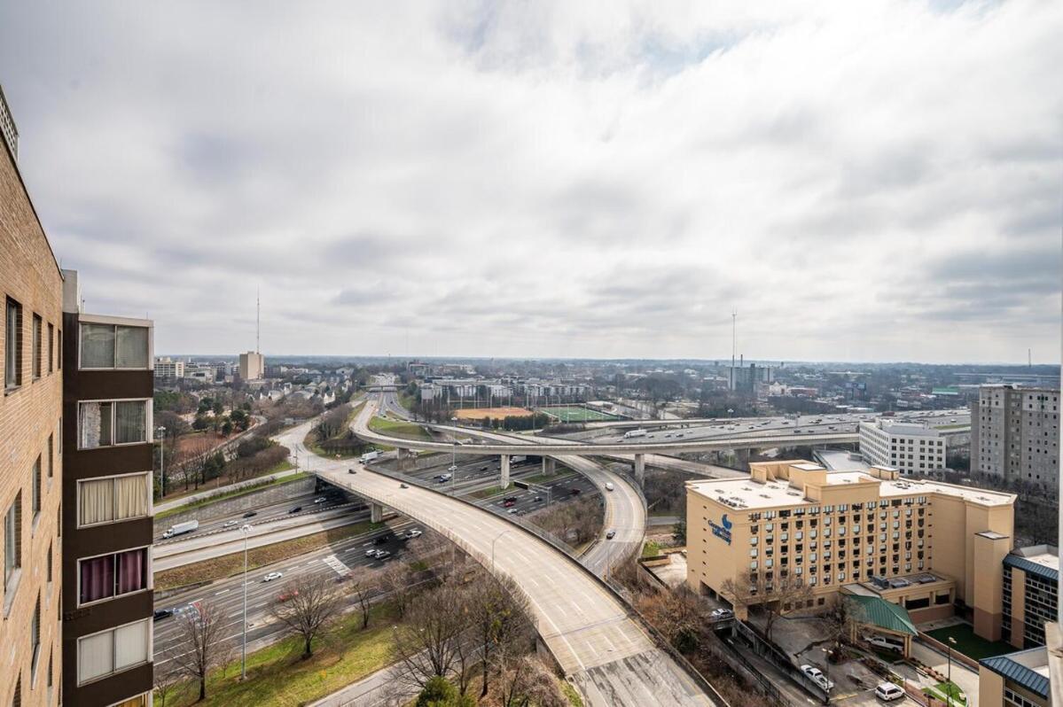 Heart Downtown! View Onsite Parking! King Bed Lm807 Holiday home *