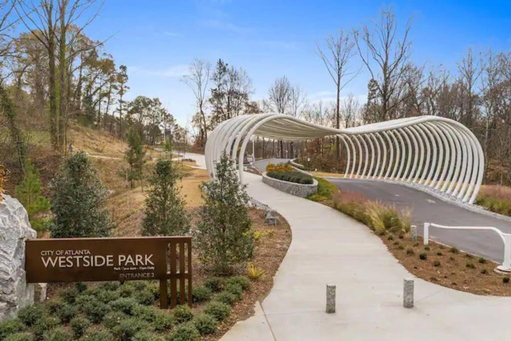 Grove Park- 'newly Renovated' Home- Just Mins From Midtown/downtown Atlanta. Holiday home