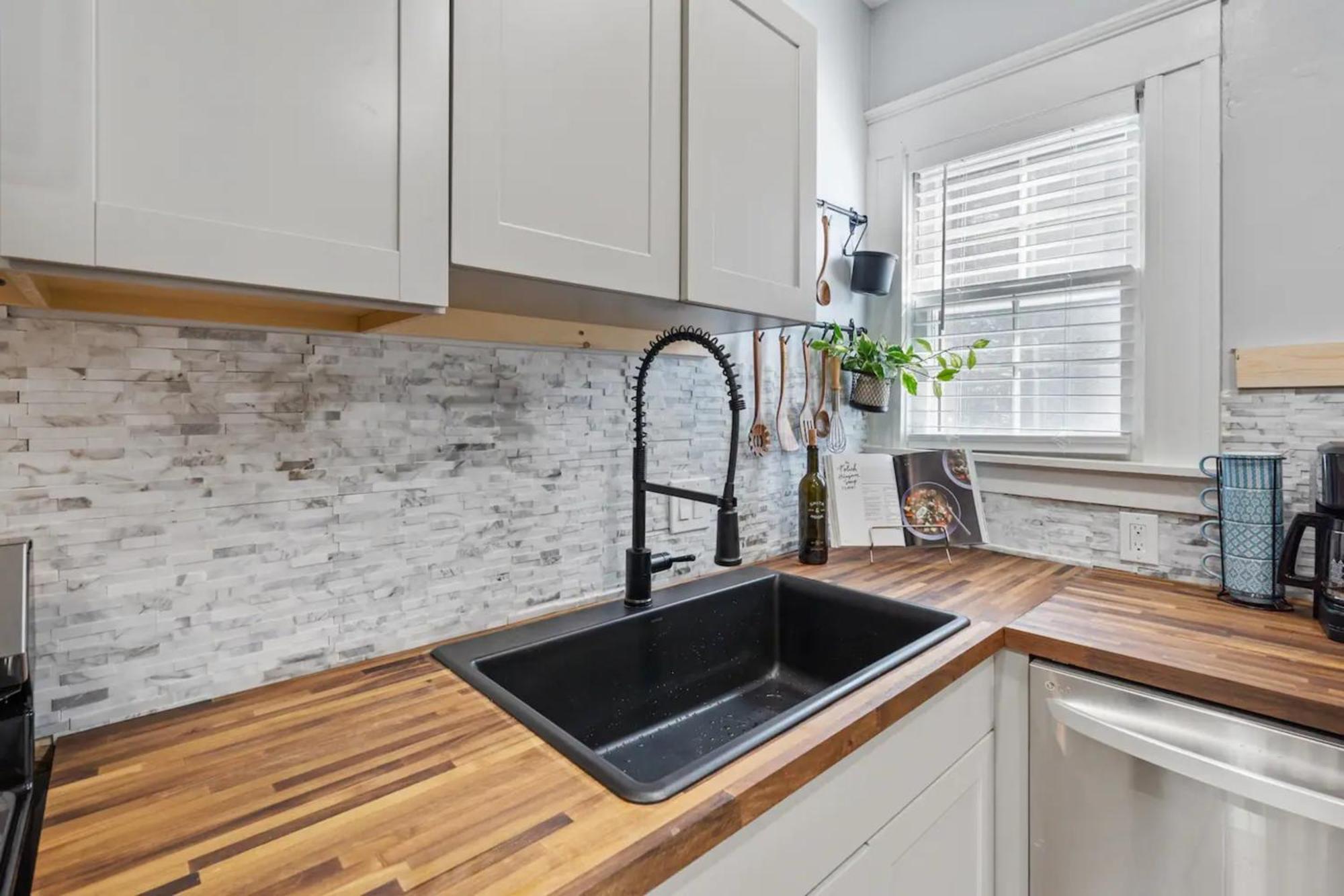 Crest Homes Apartment *