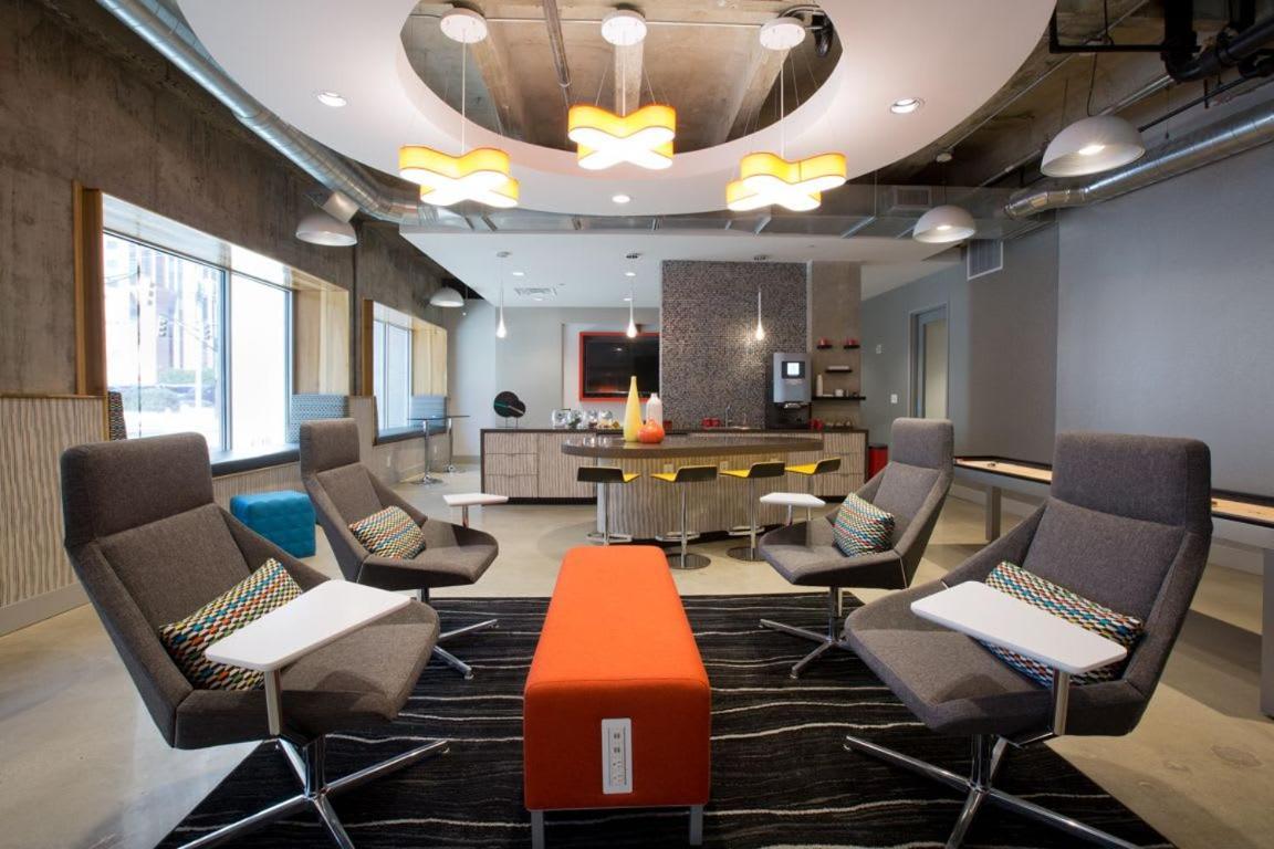 Stylish Living With Free Parking In Midtown