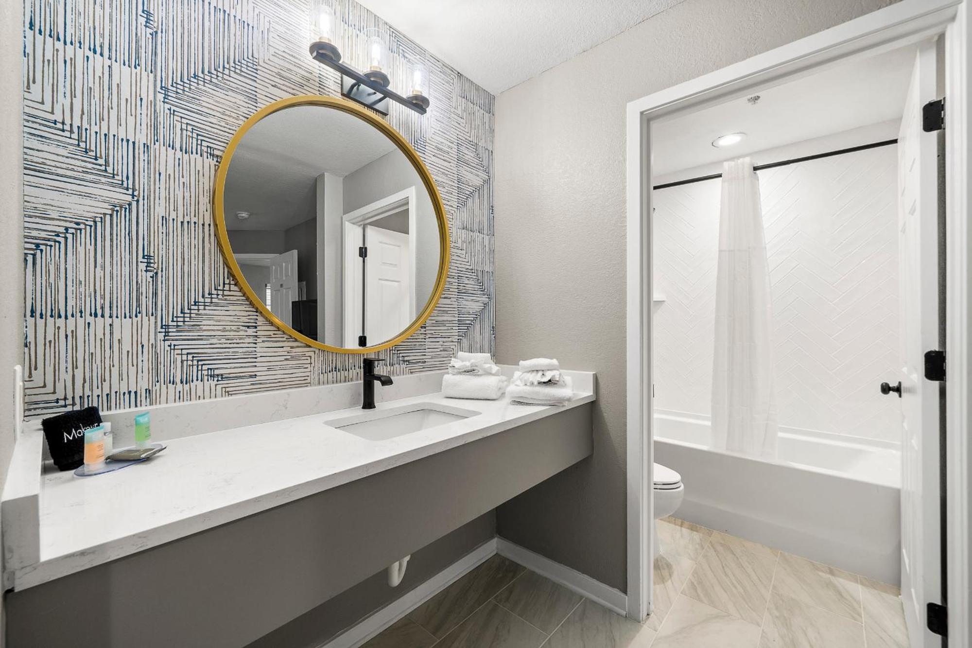 Apartment Stylish Buckhead Condo: Your Urban Getaway In *
