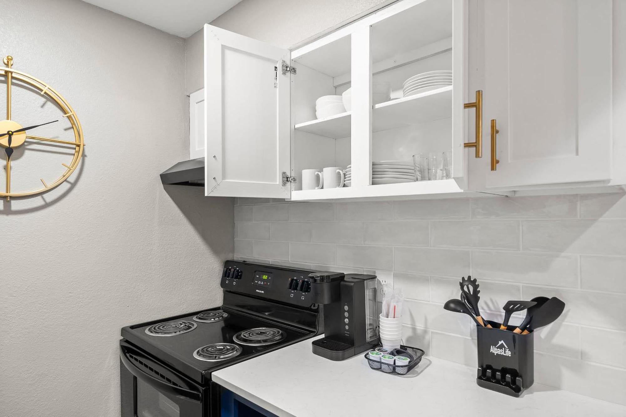 Apartment Stylish Buckhead Condo: Your Urban Getaway In