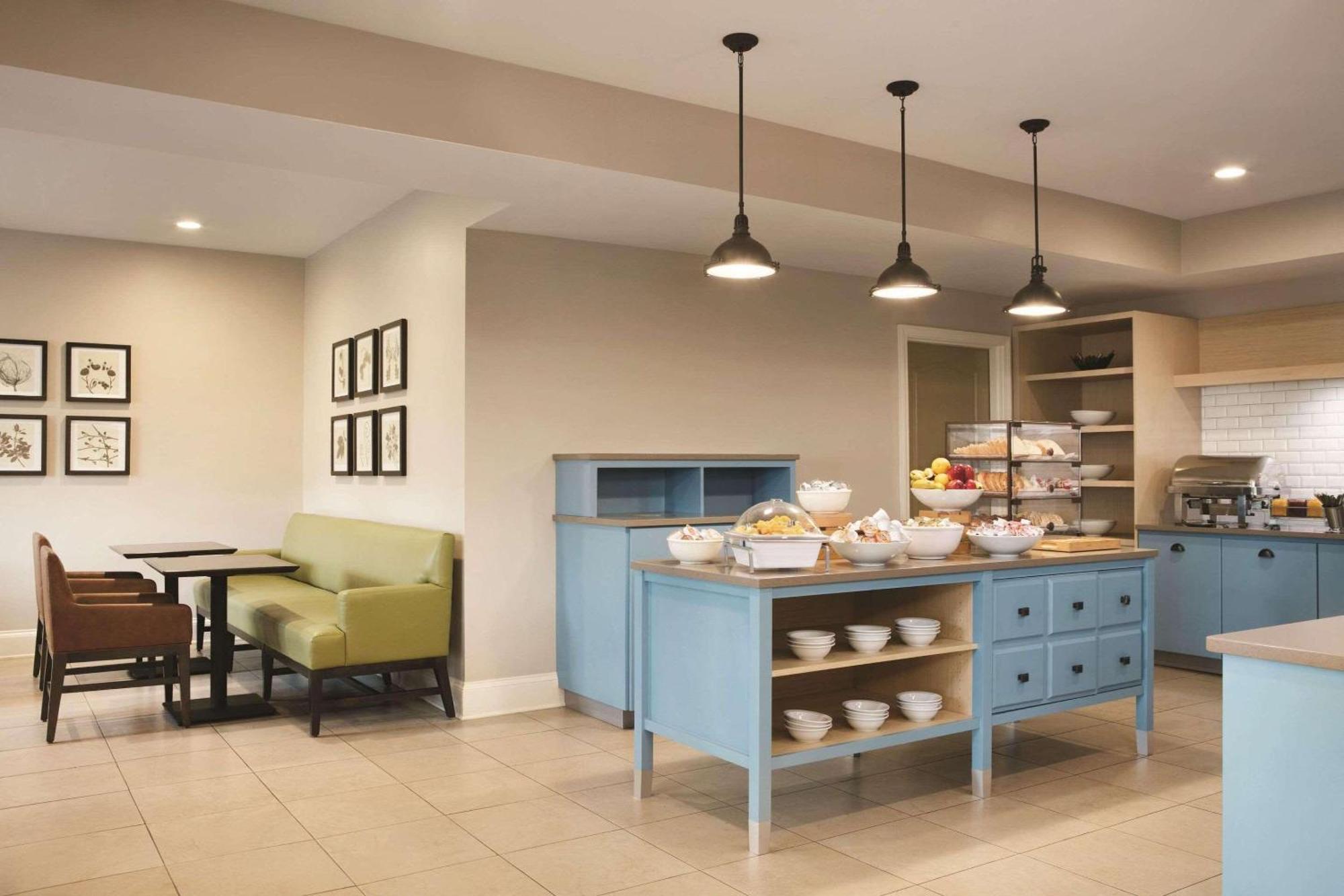 Country & By Radisson, Airport North, Ga Hotel