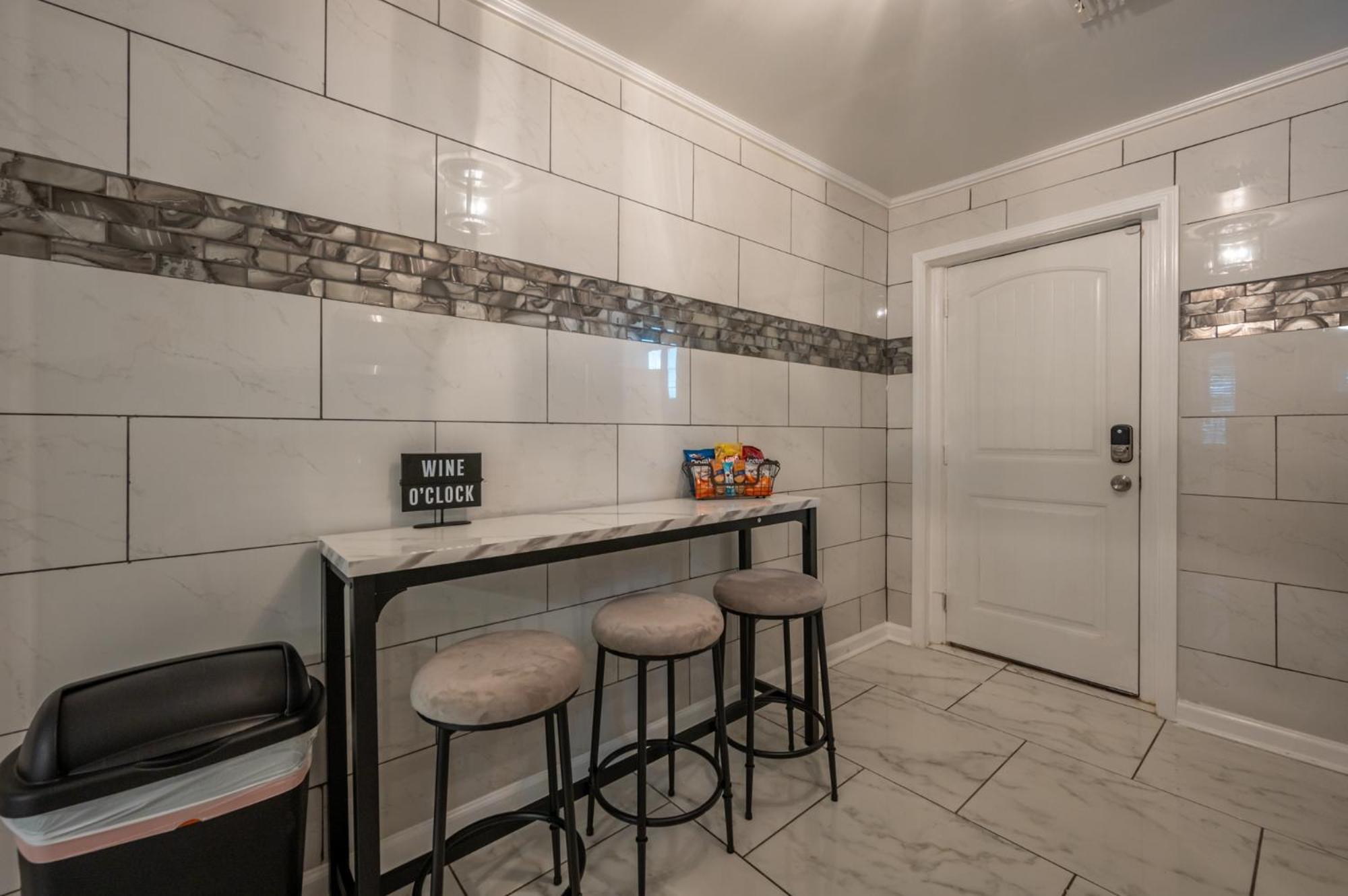Modern 2 Bedroom Apt Near Mercedes Close To Everything! Apartment Atlanta