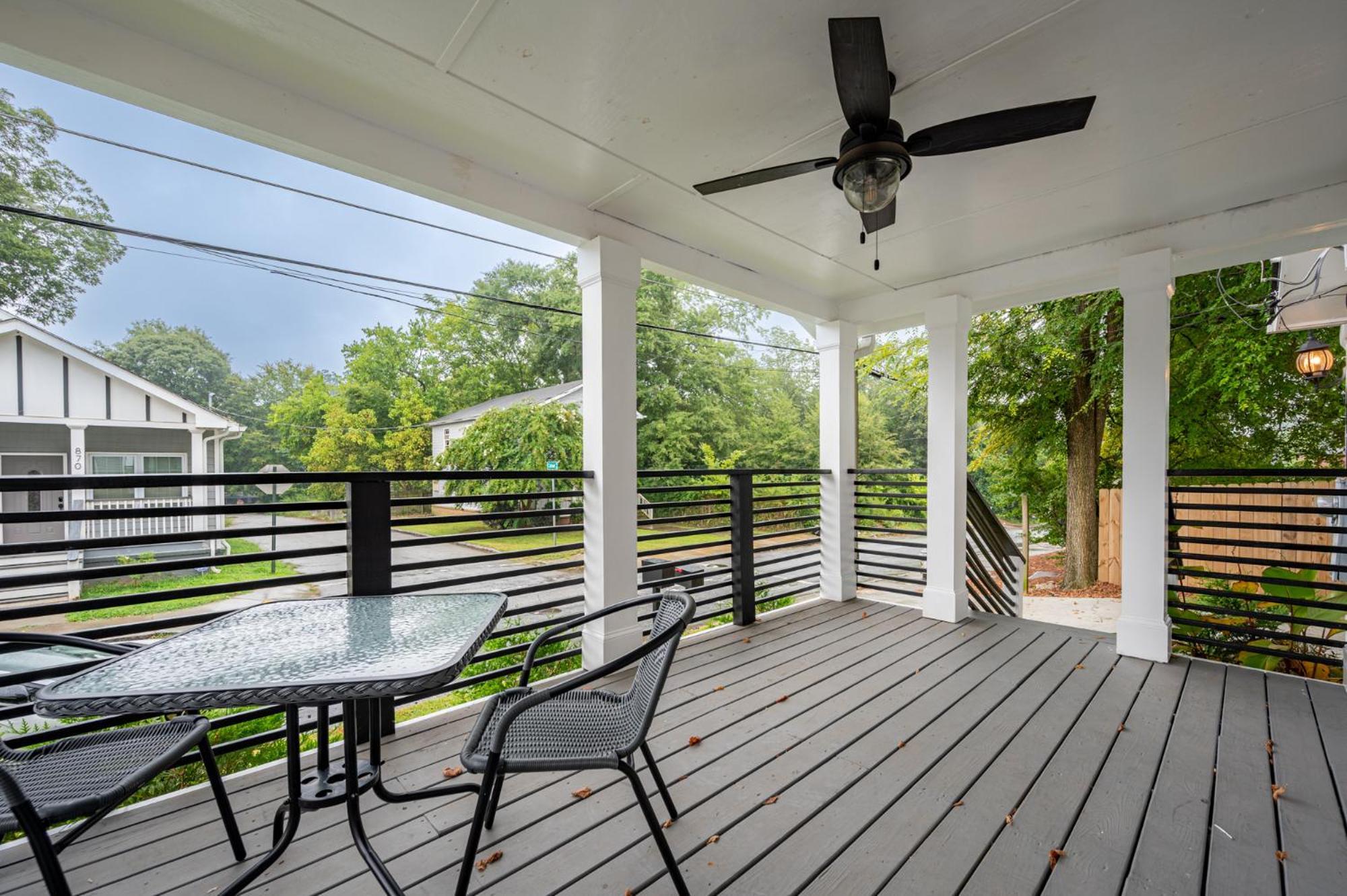 Modern 2 Bedroom Apt Near Mercedes Close To Everything! Apartment Atlanta
