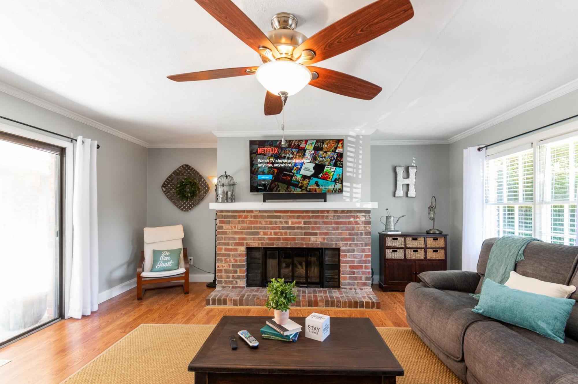 Fully Fenced Rustic Minutes From Truist Park Atlanta