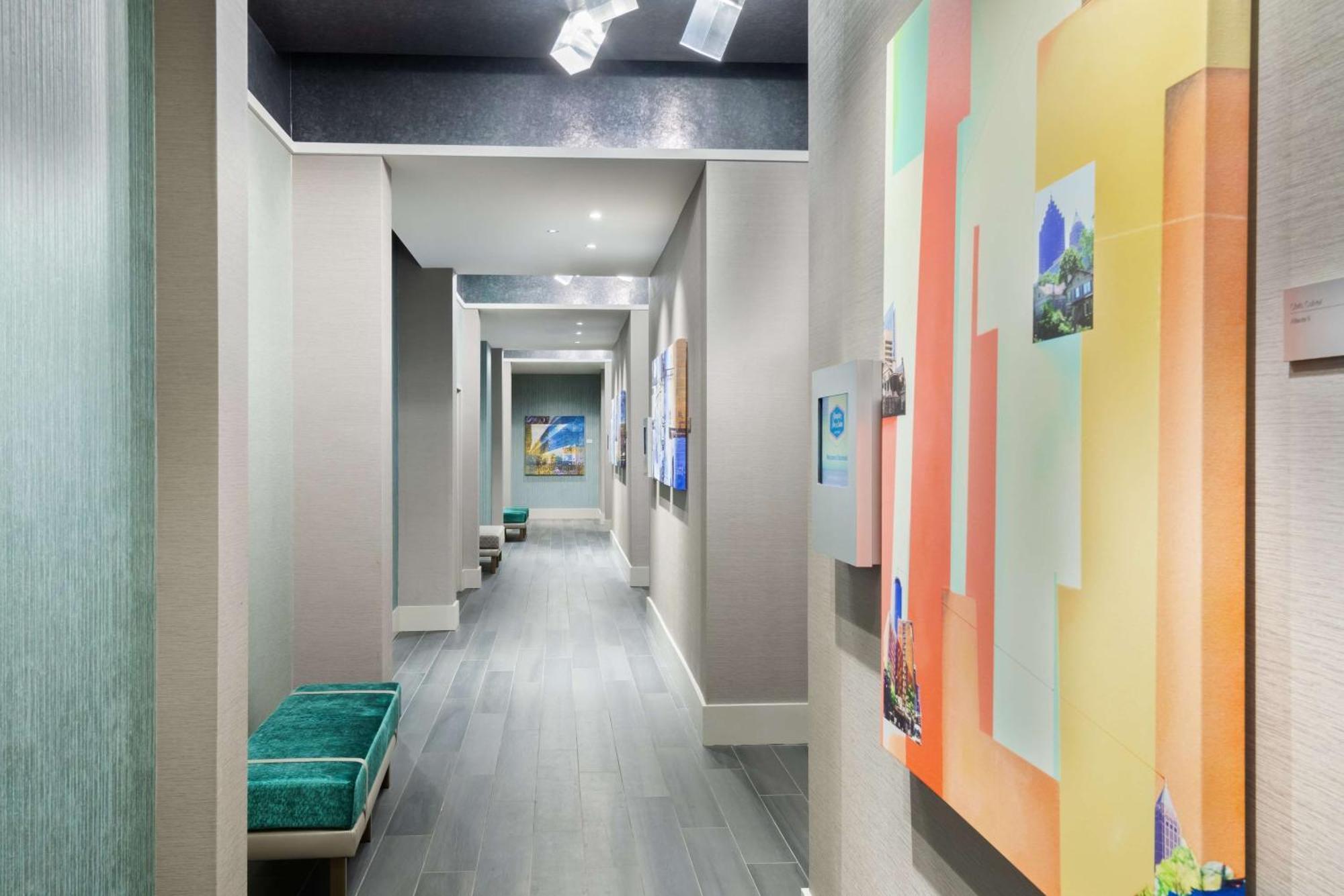 Hampton & Buckhead Place 3*