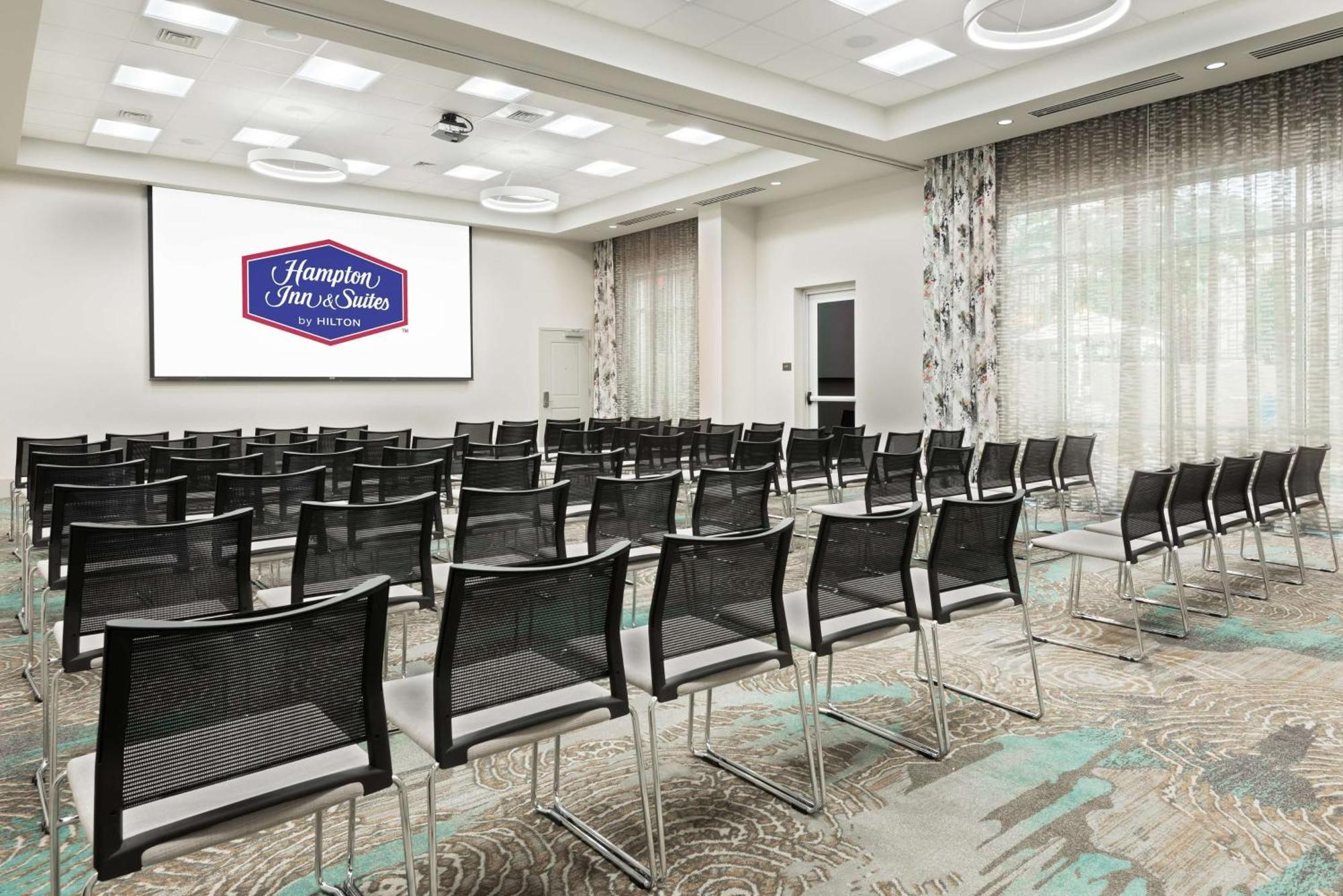 Hampton & Buckhead Place Hotel
