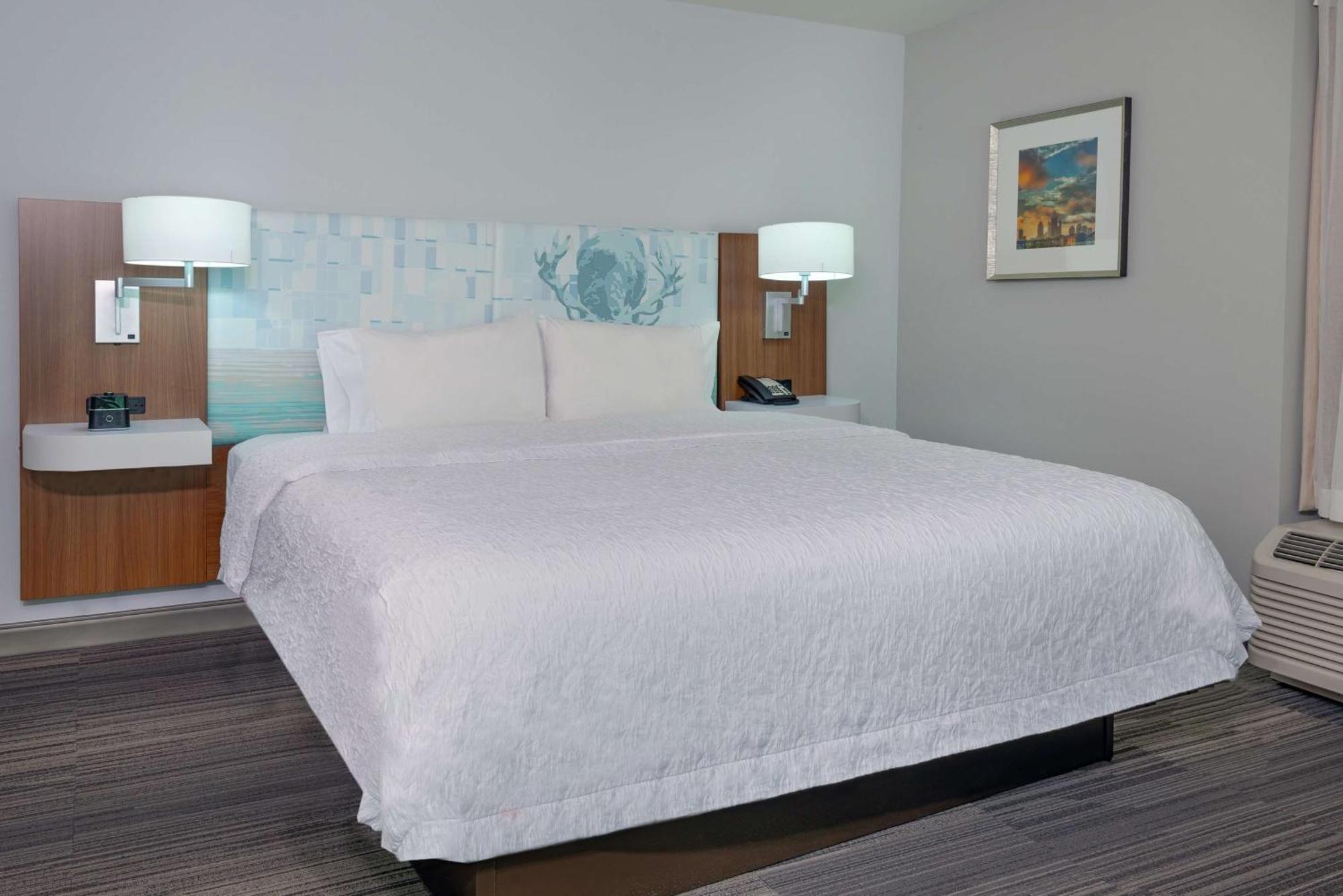 Hampton & Buckhead Place Hotel