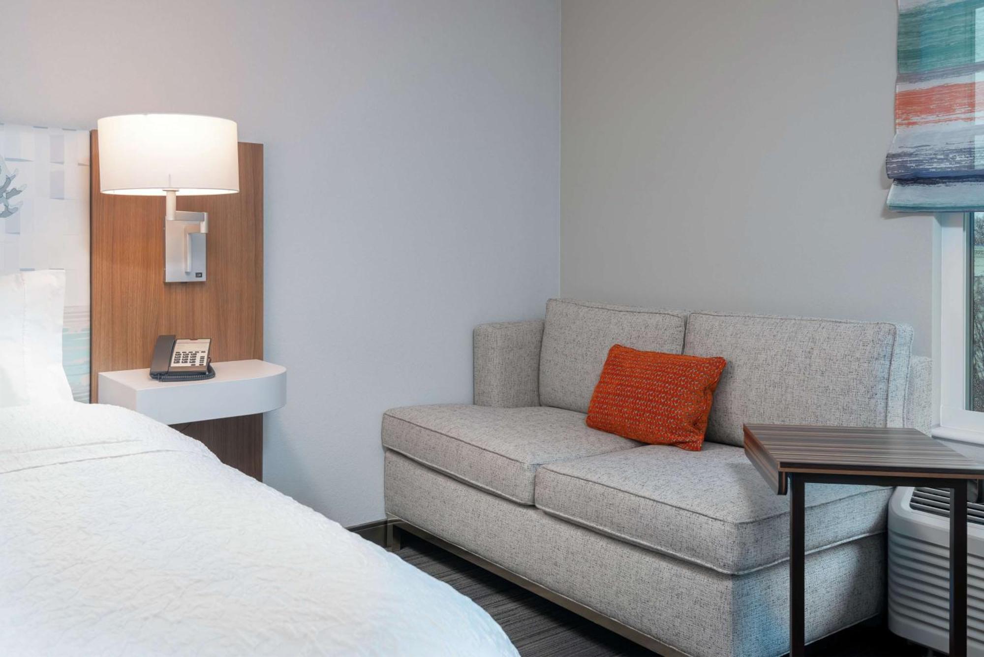 Hampton & Buckhead Place Hotel 3*