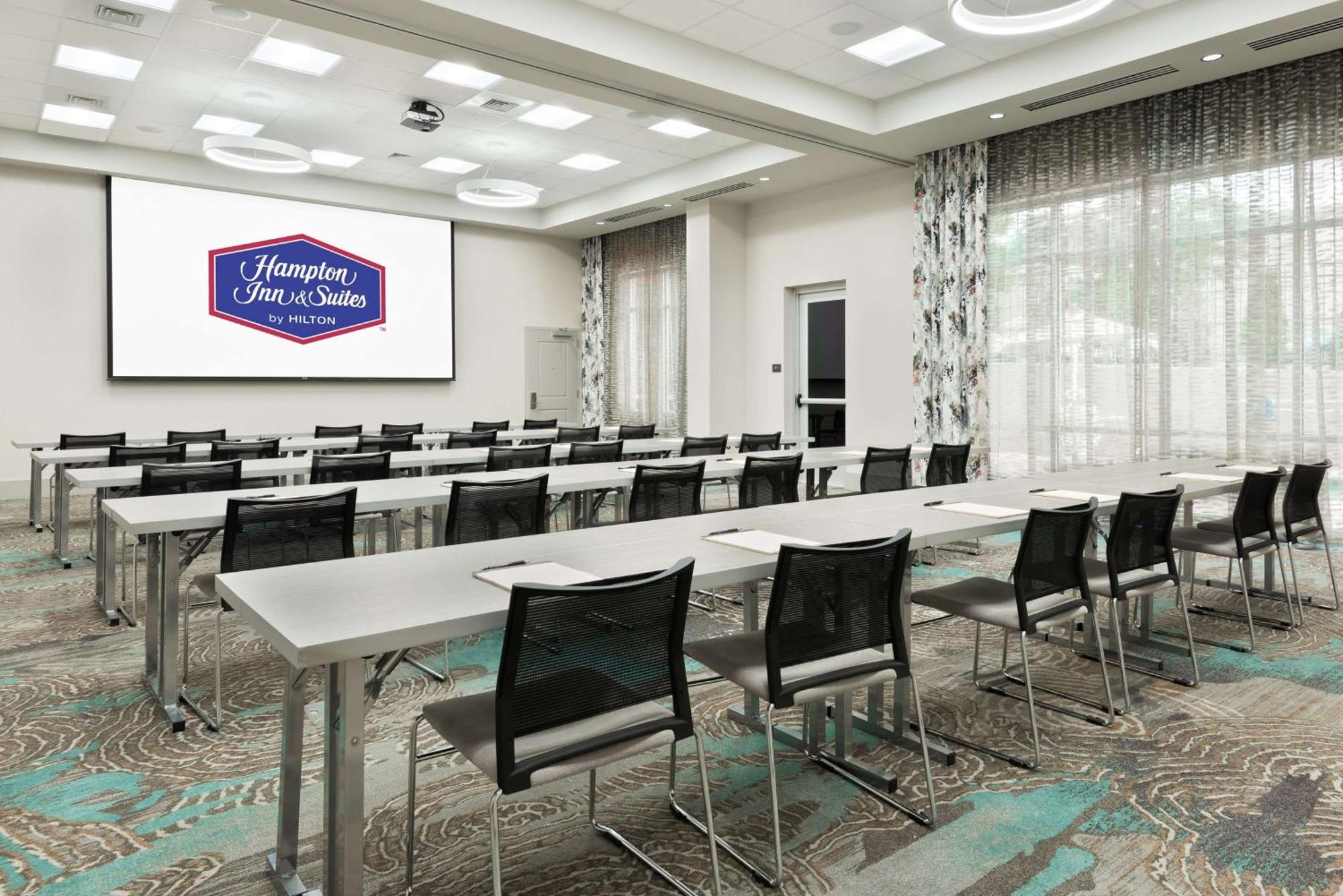 Hotel Hampton & Buckhead Place 3*