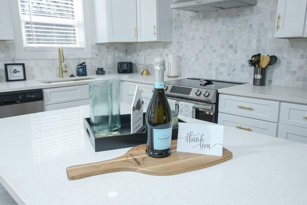 Stylish Getaway Near Atl Airport & Downtown! Holiday home Atlanta