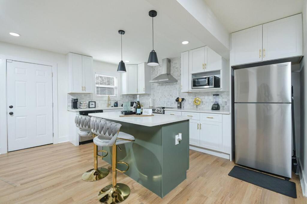 Stylish Getaway Near Atl Airport & Downtown! *