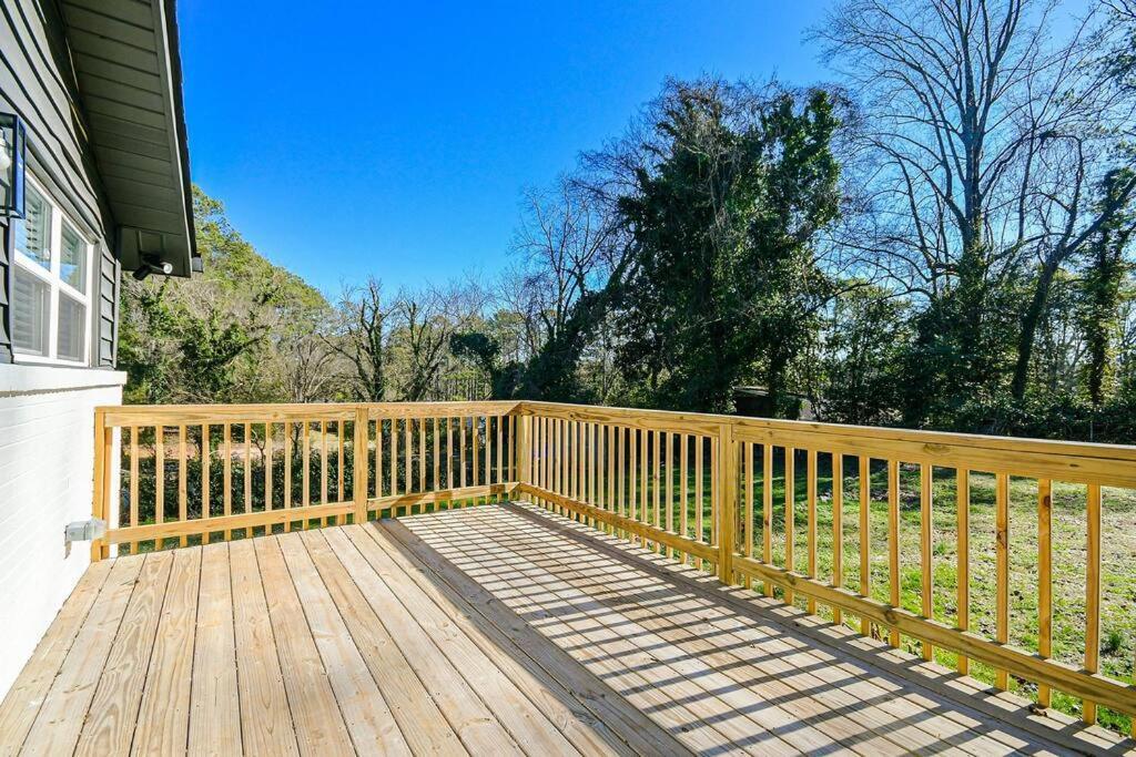 Stylish Getaway Near Atl Airport & Downtown! Holiday home