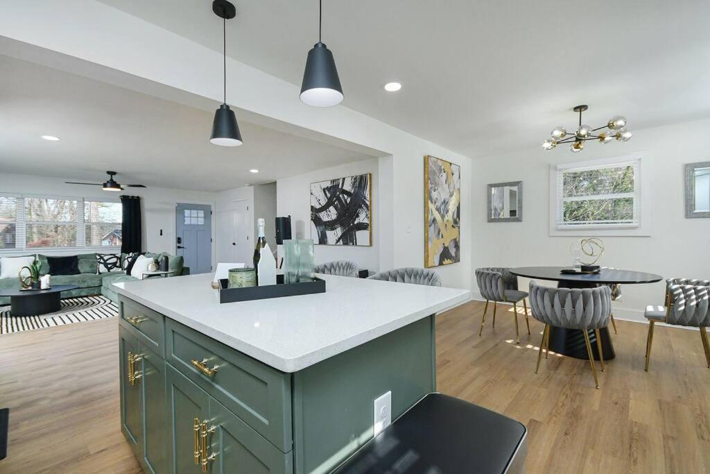 Stylish Getaway Near Atl Airport & Downtown!