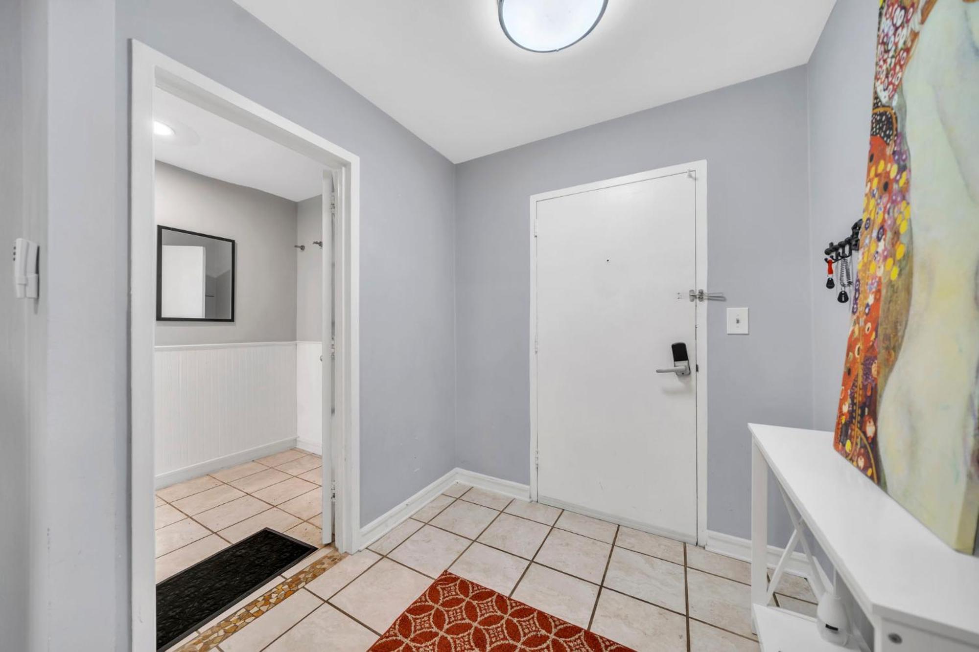 Beautiful Space In Heart Of Downtown Atl Apartment